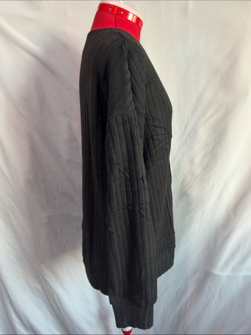 Classic V-Neck Ribbed Sweater - LL49 - Picture 4 of 6